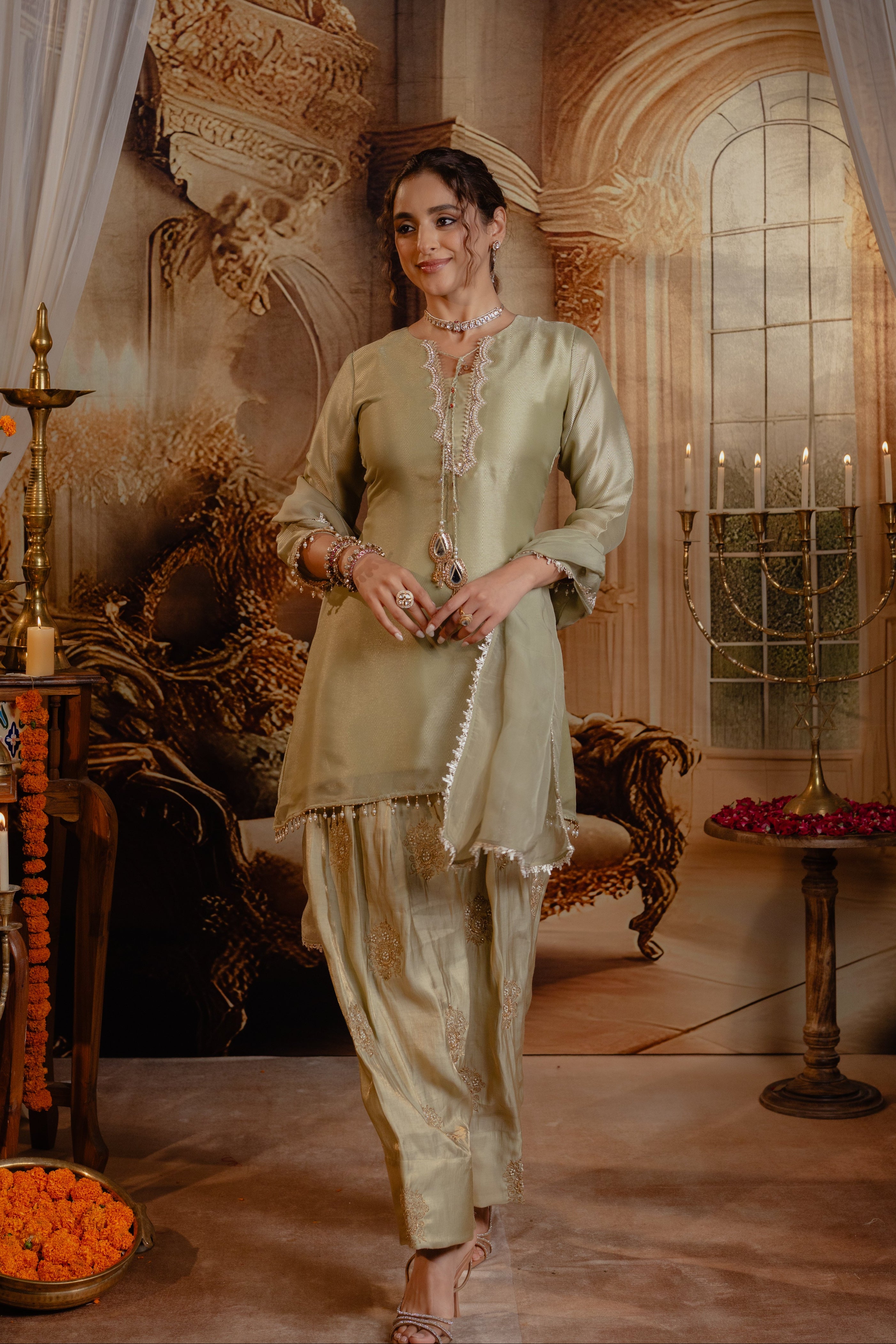 Inayat-Farshi Salwar Set