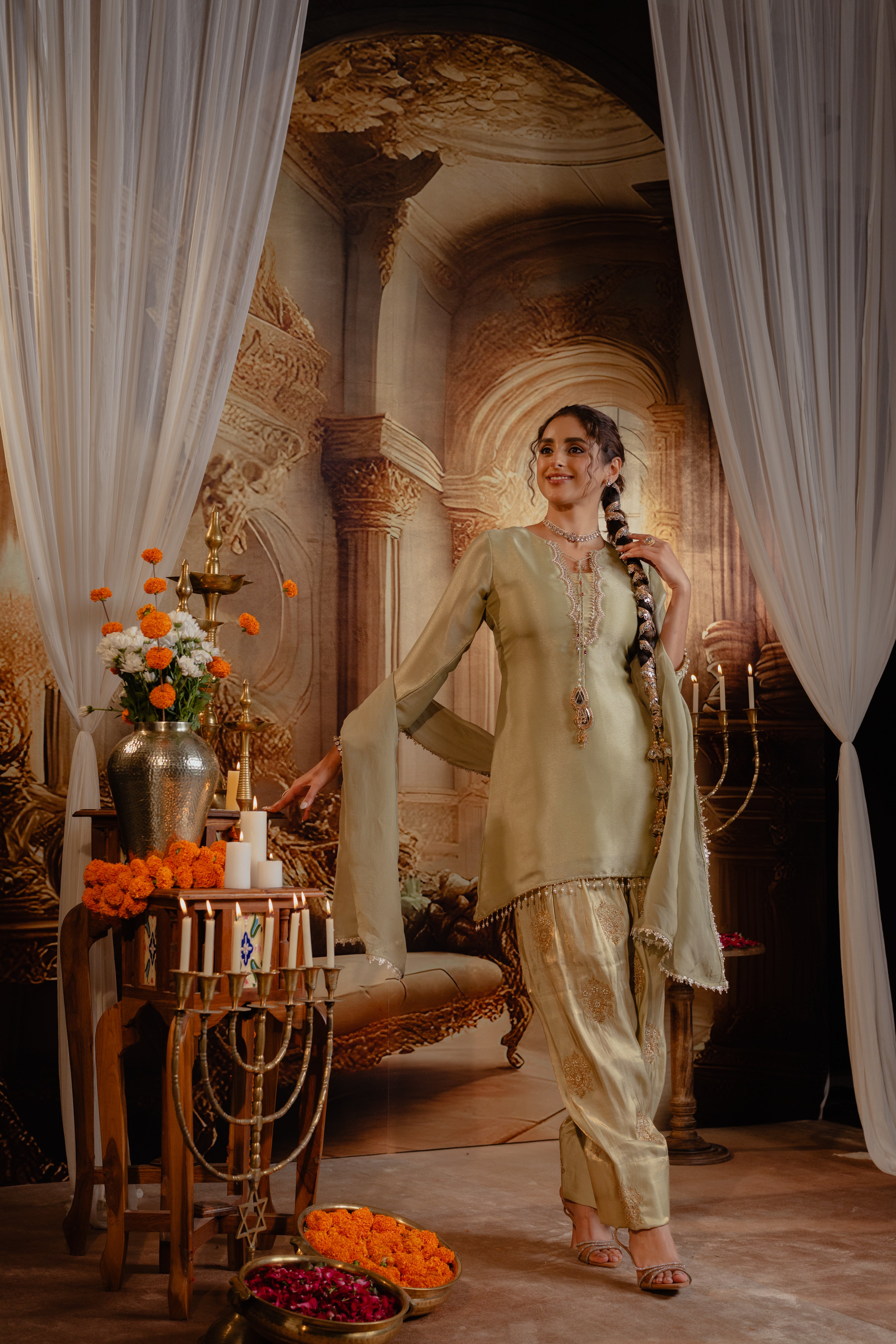 Inayat-Farshi Salwar Set